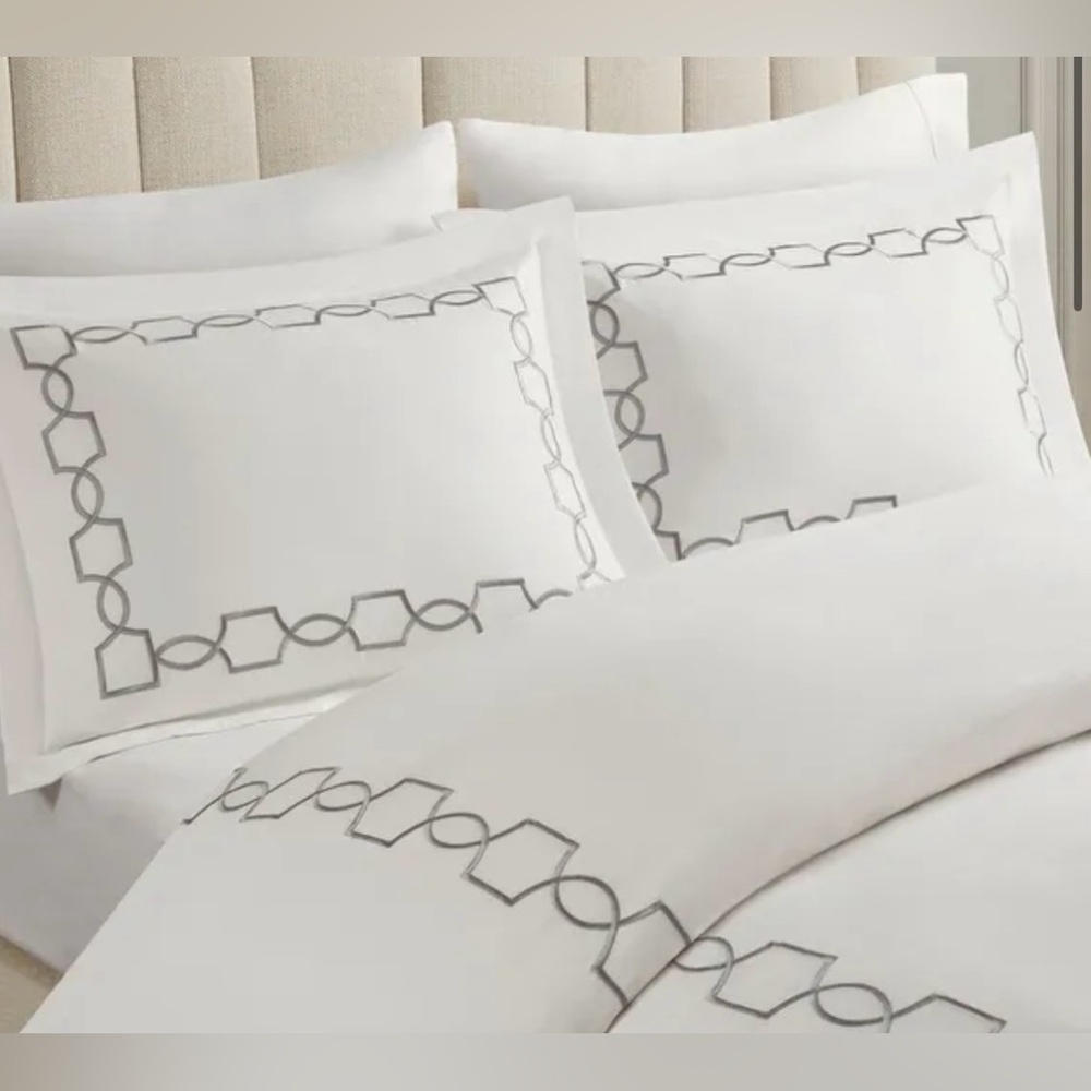 Croscill Home Villa 3 Piece Duvet Set Queen/Full Steel Gray - Picture 2 of 13
